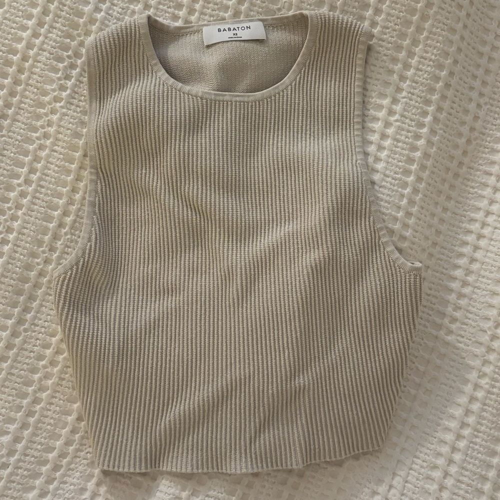 Aritzia Babaton Sculpt Knit racer back crop top